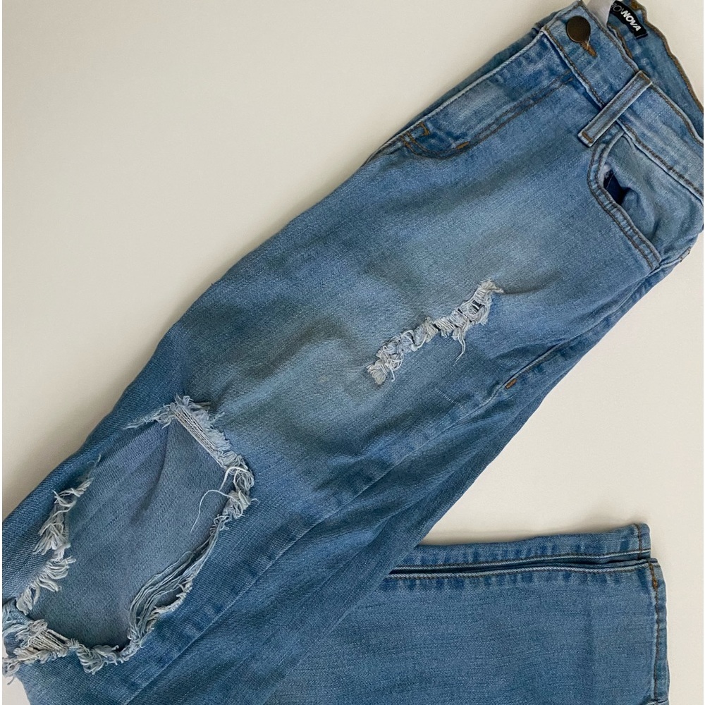 Skinny ripped jeans